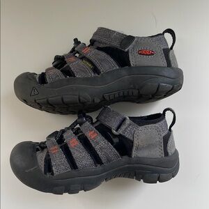 Keen Toddler Little Kids’ Newport H2 Closed Toe Water Sandal (Size 9)